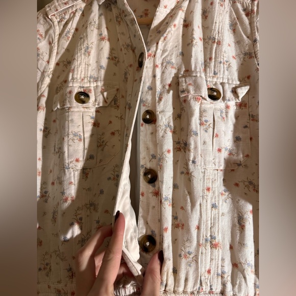 American Eagle Floral Romper - Picture 3 of 6